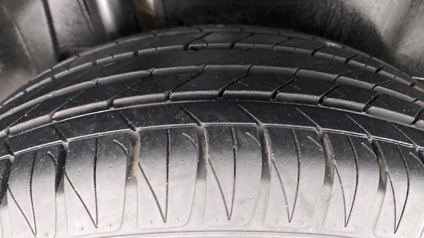 2021 Toyota URBAN CRUISER Premium AT, Petrol, Automatic, 7,095 km, Right Rear Tyre Tread