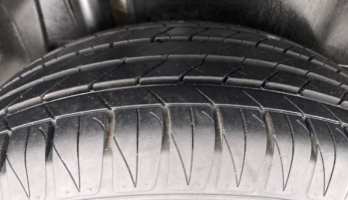 2021 Toyota URBAN CRUISER Premium AT, Petrol, Automatic, 7,095 km, Right Rear Tyre Tread