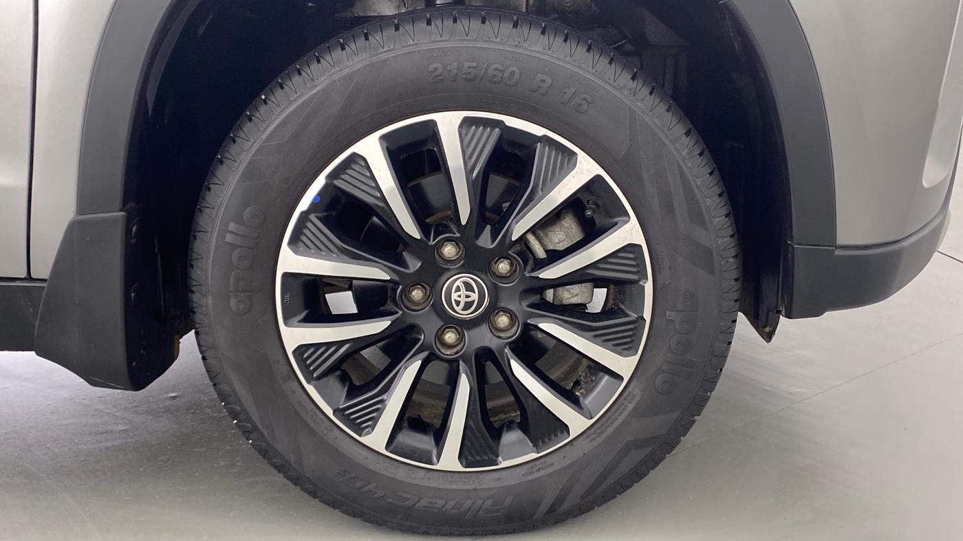 2021 Toyota URBAN CRUISER Premium AT, Petrol, Automatic, 7,095 km, Right Front Wheel