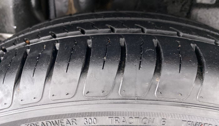 2020 Maruti Swift VXI D, Petrol, Manual, 16,123 km, Right Rear Tyre Tread