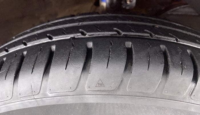 2020 Maruti Swift VXI D, Petrol, Manual, 16,123 km, Right Front Tyre Tread