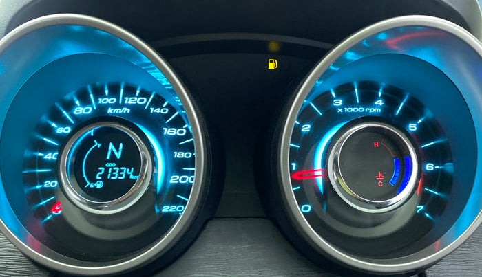 2018 Mahindra XUV500 W7 FWD, Diesel, Manual, 21,334 km, Odometer Image