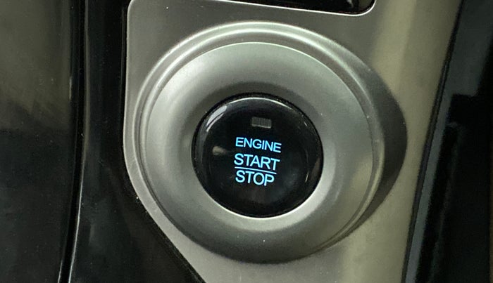 2018 Mahindra XUV500 W7 FWD, Diesel, Manual, 21,334 km, Keyless Start/ Stop Button