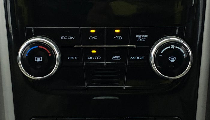 2018 Mahindra XUV500 W7 FWD, Diesel, Manual, 21,334 km, Automatic Climate Control