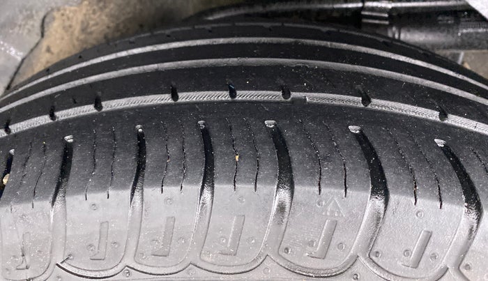 2018 Mahindra XUV500 W7 FWD, Diesel, Manual, 21,334 km, Left Rear Tyre Tread