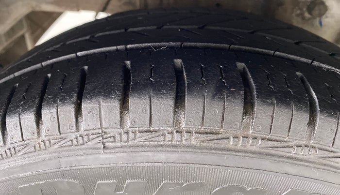 2018 Hyundai Eon MAGNA PLUS, Petrol, Manual, 20,339 km, Right Rear Tyre Tread