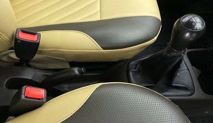 2018 Hyundai Eon MAGNA PLUS, Petrol, Manual, 20,339 km, Gear Lever