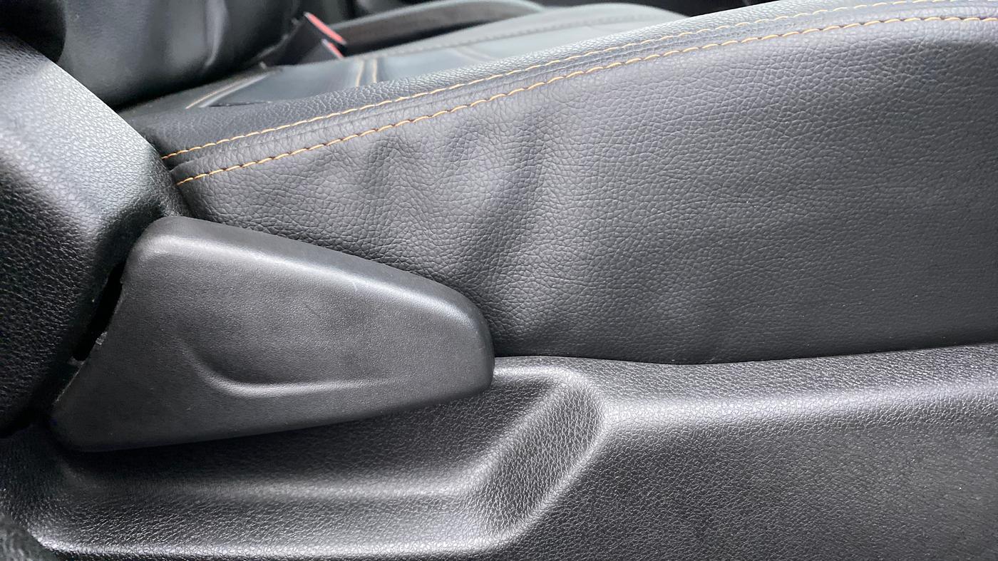 2019 Renault Kwid 1.0 CLIMBER OPT AMT, Petrol, Automatic, 15,027 km, Driver Side Adjustment Panel
