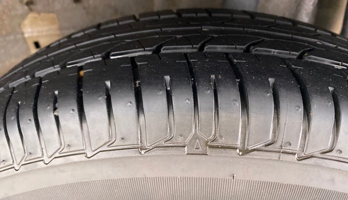 2018 Tata Tiago XE 1.2 REVOTRON, Petrol, Manual, 31,207 km, Left Rear Tyre Tread