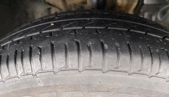 2018 Tata Tiago XE 1.2 REVOTRON, Petrol, Manual, 31,207 km, Right Front Tyre Tread