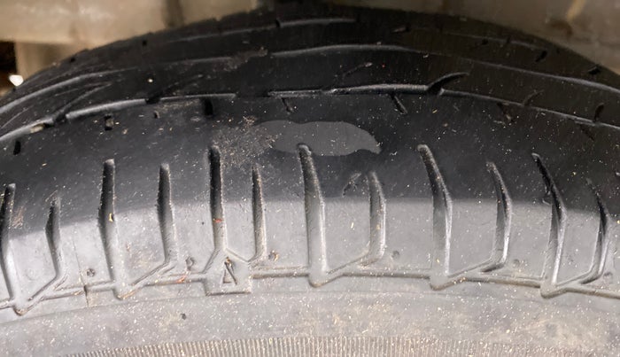 2018 Tata Tiago XE 1.2 REVOTRON, Petrol, Manual, 31,207 km, Right Rear Tyre Tread
