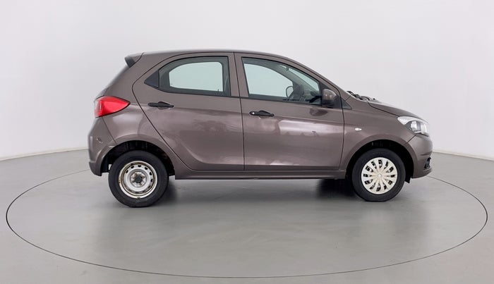 2018 Tata Tiago XE 1.2 REVOTRON, Petrol, Manual, 31,207 km, Right Side View