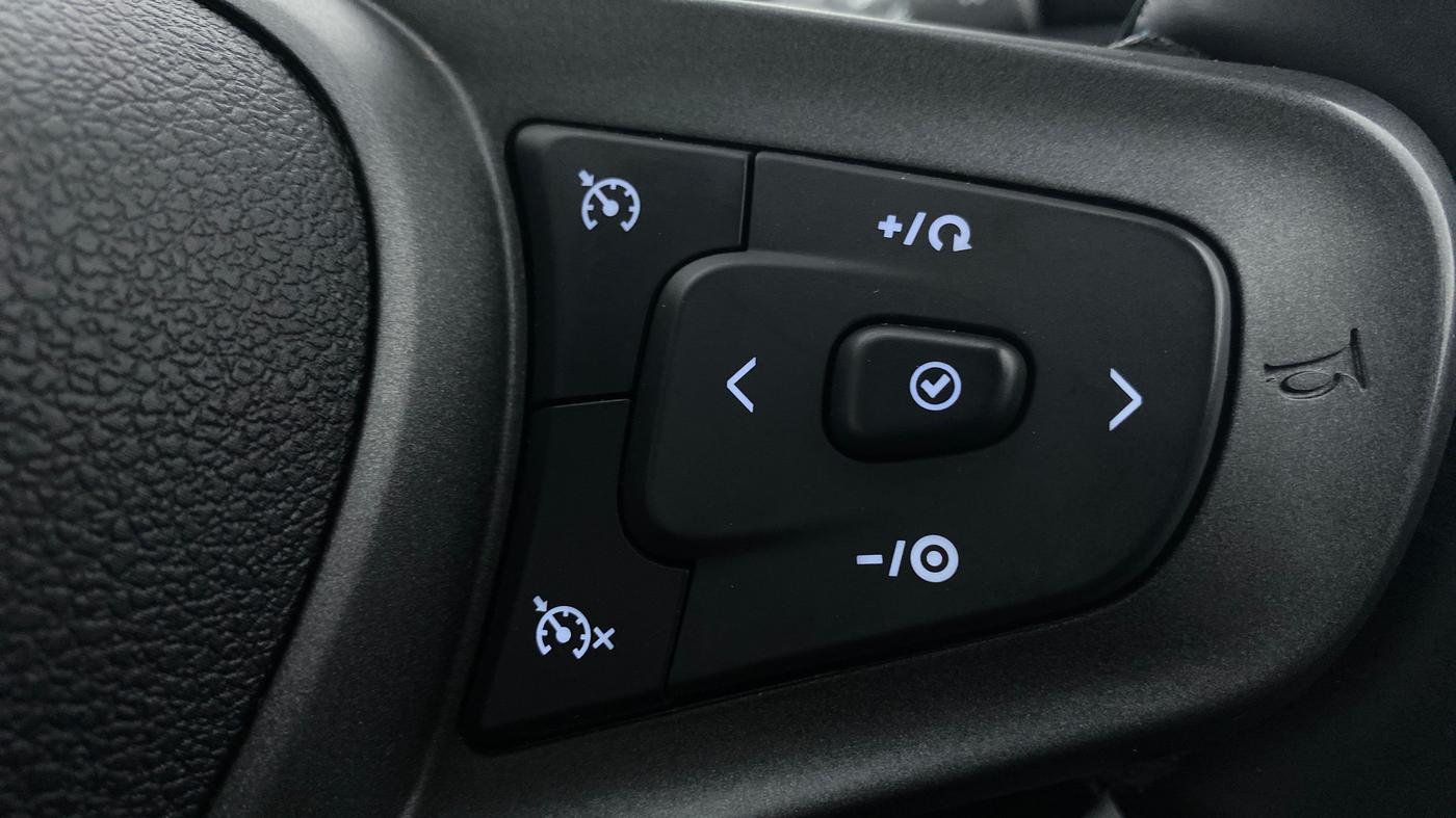 2022 Tata ALTROZ XZ + 1.2 RTN, Petrol, Manual, 2,894 km, Adaptive Cruise Control