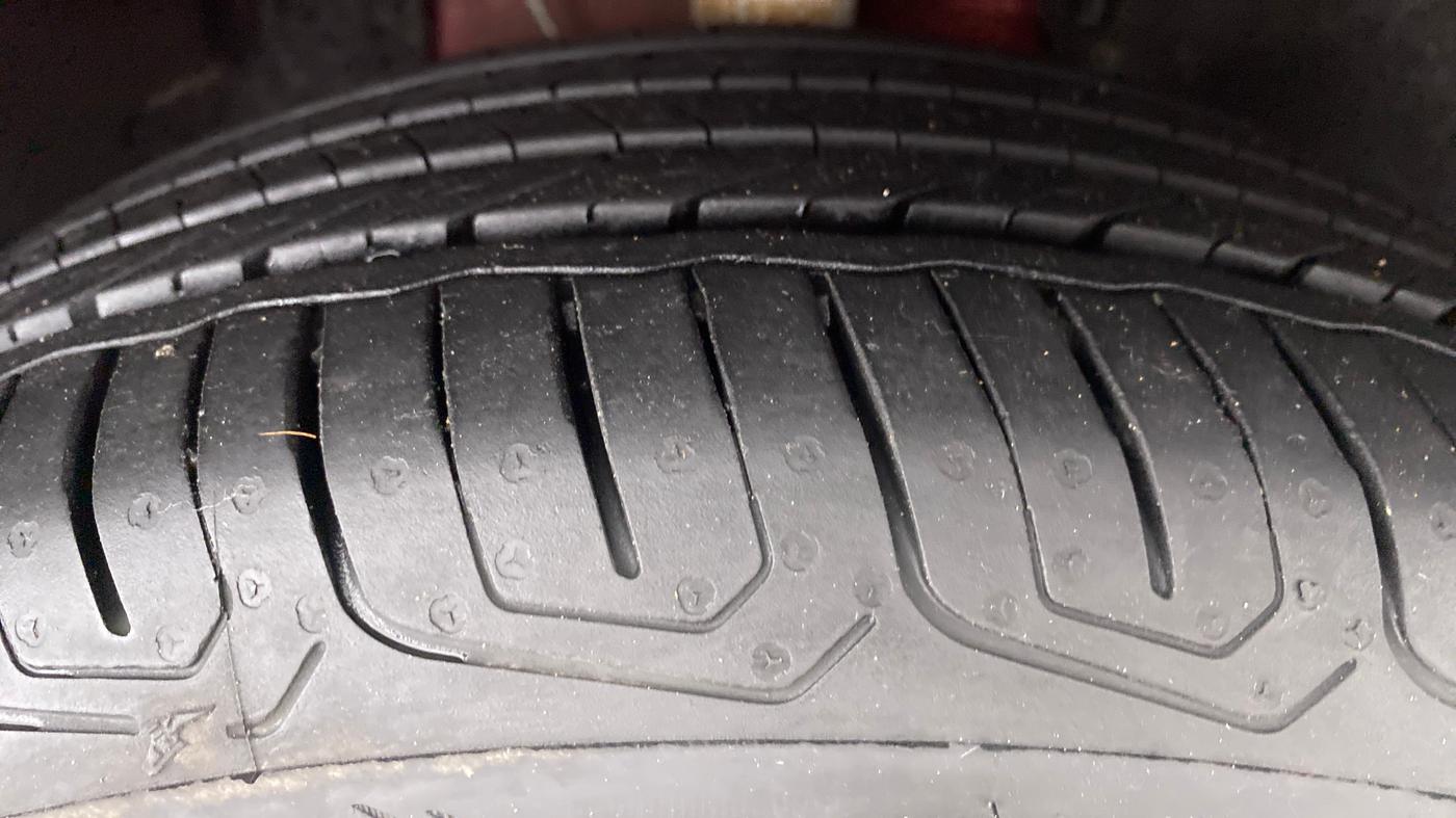 2022 Tata ALTROZ XZ + 1.2 RTN, Petrol, Manual, 2,894 km, Right Front Tyre Tread