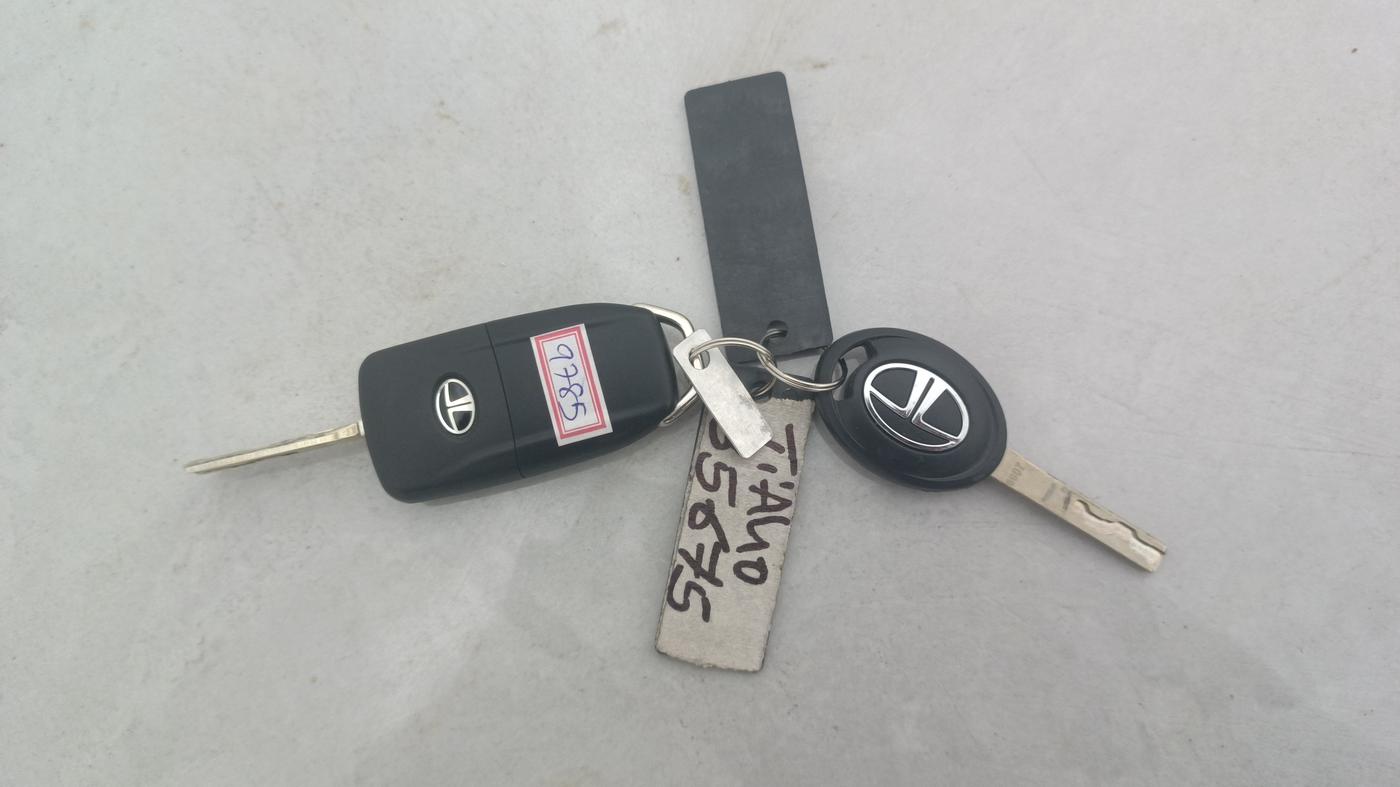 2024 Tata Tiago XZA PLUS PETROL, Petrol, Automatic, 11,683 km, Key Close Up