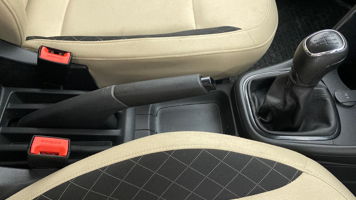 2019 Skoda Rapid 1.6 MPI MT ACTIVE, Petrol, Manual, 8,543 km, Gear Lever
