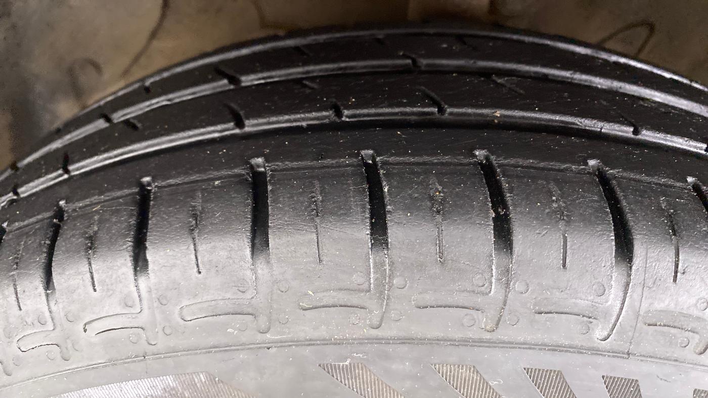 2021 Hyundai GRAND I10 NIOS SPORTZ PETROL, Petrol, Manual, 47,311 km, Left Front Tyre Tread
