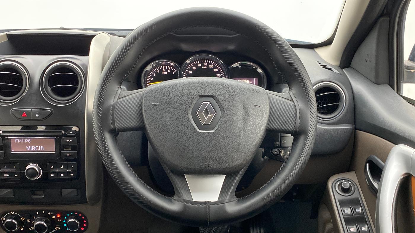 2016 Renault Duster RXL AMT 110 PS, Diesel, Automatic, 85,281 km, Steering Wheel Close Up