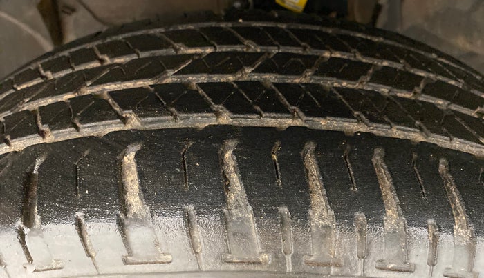 2016 Renault Duster RXL AMT 110 PS, Diesel, Automatic, 85,281 km, Left Front Tyre Tread