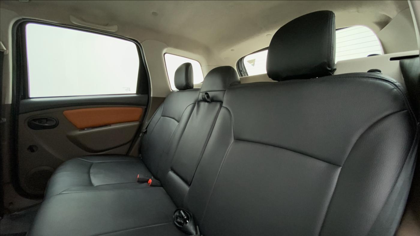 2016 Renault Duster RXL AMT 110 PS, Diesel, Automatic, 85,281 km, Right Side Rear Door Cabin