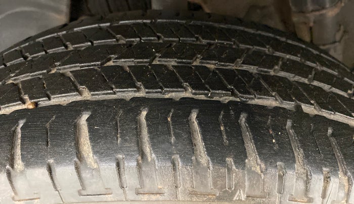 2016 Renault Duster RXL AMT 110 PS, Diesel, Automatic, 85,281 km, Right Rear Tyre Tread