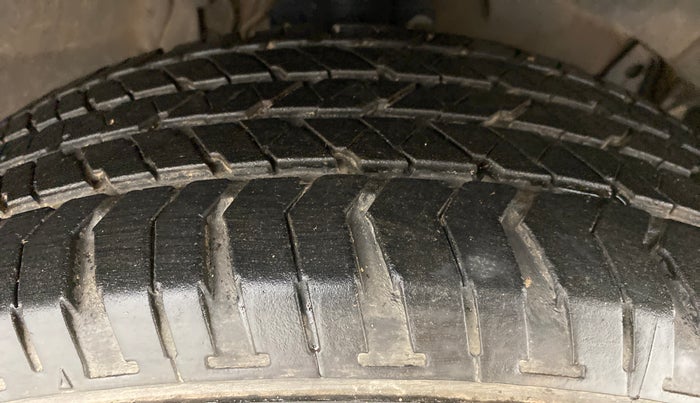 2016 Renault Duster RXL AMT 110 PS, Diesel, Automatic, 85,281 km, Right Front Tyre Tread