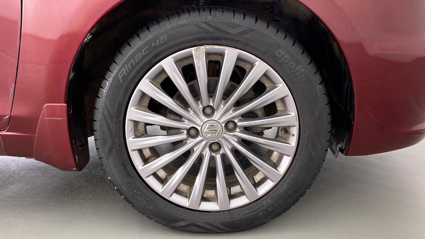 2018 Maruti Ciaz ALPHA 1.4 VVT AMT, Petrol, Automatic, 64,417 km, Right Front Wheel