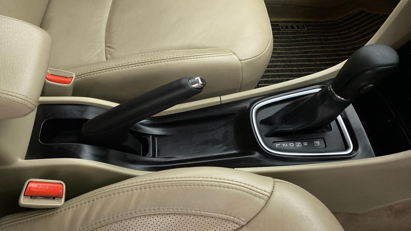 2018 Maruti Ciaz ALPHA 1.4 VVT AMT, Petrol, Automatic, 64,417 km, Gear Lever