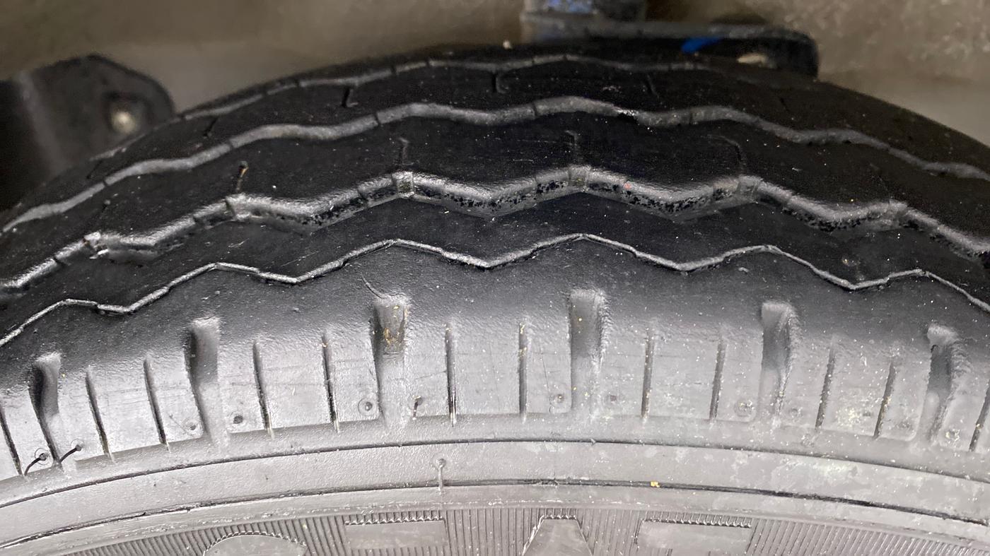 2021 Maruti Eeco 5 STR CNG WITH AC PLUSHTR, CNG, Manual, 16,521 km, Right Front Tyre Tread