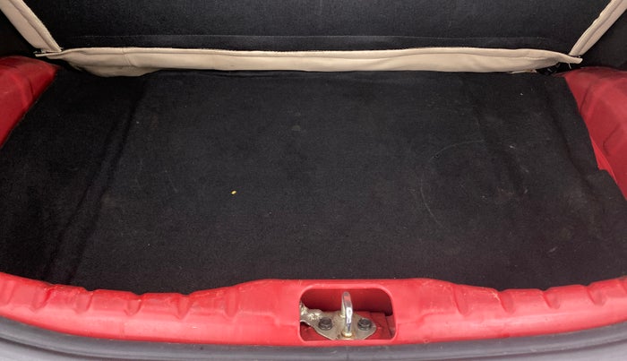 2017 Hyundai Eon ERA PLUS (O), Petrol, Manual, 29,767 km, Boot Inside