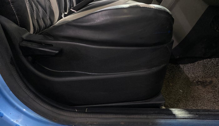 2016 Tata Tiago XT PETROL, Petrol, Manual, 65,462 km, Driver Side Adjustment Panel