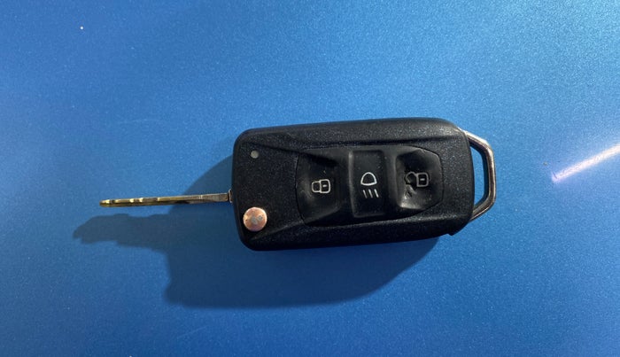 2016 Tata Tiago XT PETROL, Petrol, Manual, 65,462 km, Key Close Up