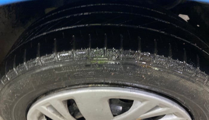 2016 Tata Tiago XT PETROL, Petrol, Manual, 65,462 km, Right Front Tyre Tread