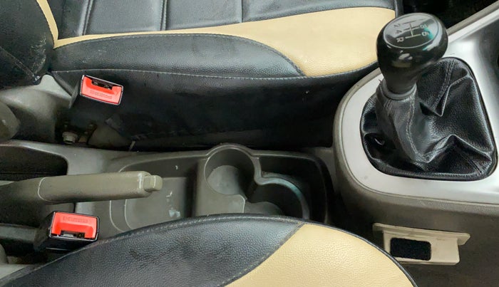2015 Hyundai i10 MAGNA 1.1 IRDE2, CNG, Manual, 94,664 km, Gear Lever
