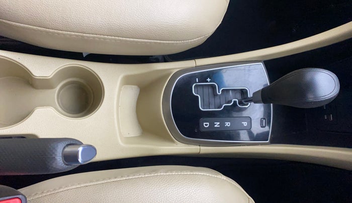 2017 Hyundai Verna 1.6 VTVT SX AT, Petrol, Automatic, 33,291 km, Gear Lever