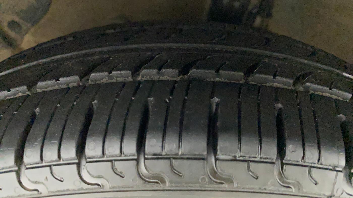 2020 Hyundai XCENT PRIME T  VTVT PLUS  CNG, CNG, Manual, 58,710 km, Left Front Tyre Tread