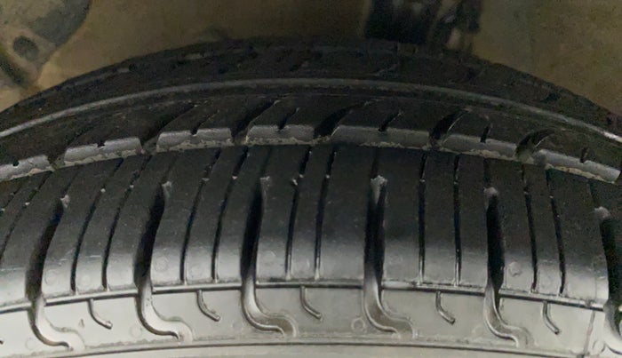 2020 Hyundai XCENT PRIME T  VTVT PLUS  CNG, CNG, Manual, 58,710 km, Left Front Tyre Tread