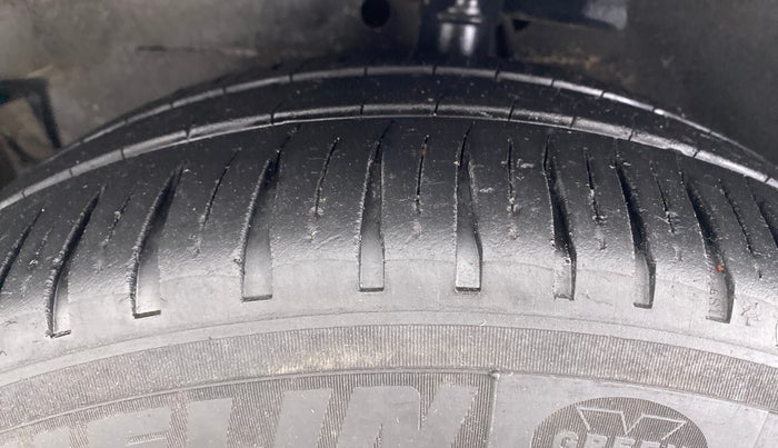 2010 Maruti Swift Dzire VDI, Diesel, Manual, 90,219 km, Left Front Tyre Tread