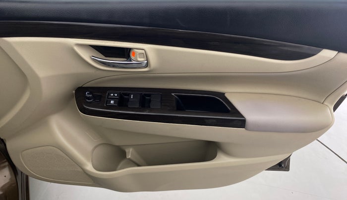 2017 Maruti Ciaz ALPHA 1.3 DDIS SHVS, Diesel, Manual, 71,650 km, Driver Side Door Panels Control