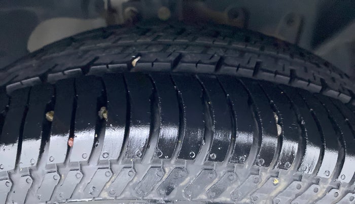 2017 Ford Ecosport 1.5 TITANIUM PLUS TI VCT AT, Petrol, Automatic, 14,423 km, Right Front Tyre Tread