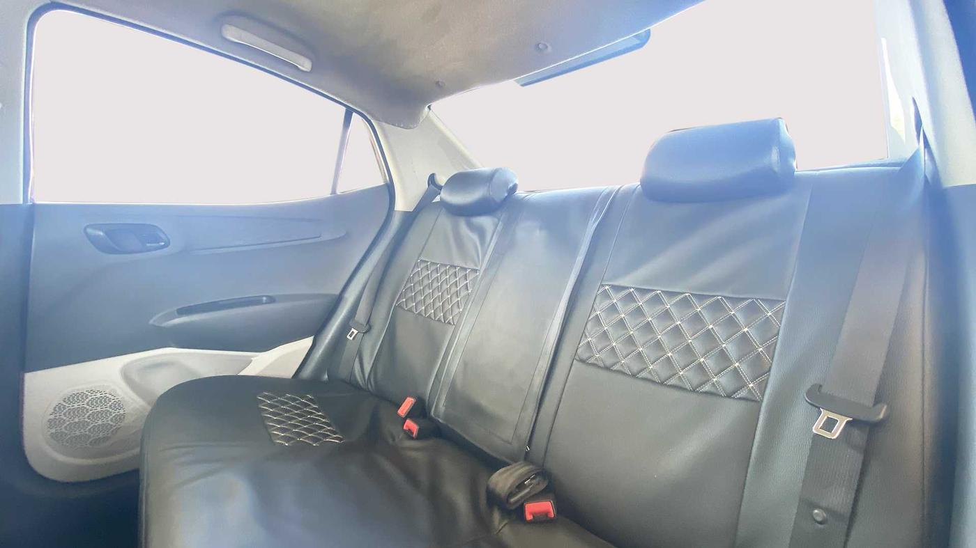 2020 Hyundai AURA S CNG, CNG, Manual, 33,854 km, Right Side Rear Door Cabin