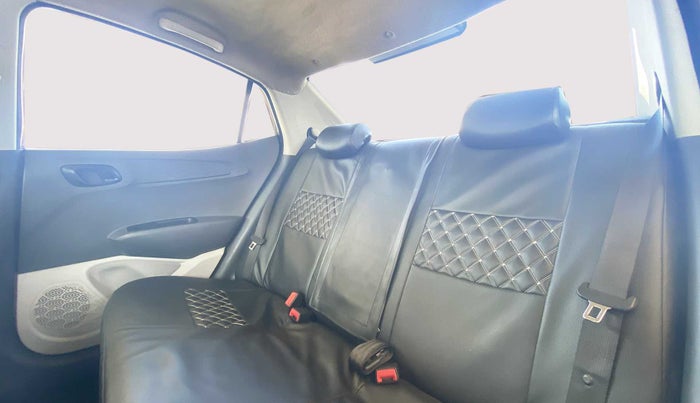 2020 Hyundai AURA S CNG, CNG, Manual, 33,854 km, Right Side Rear Door Cabin
