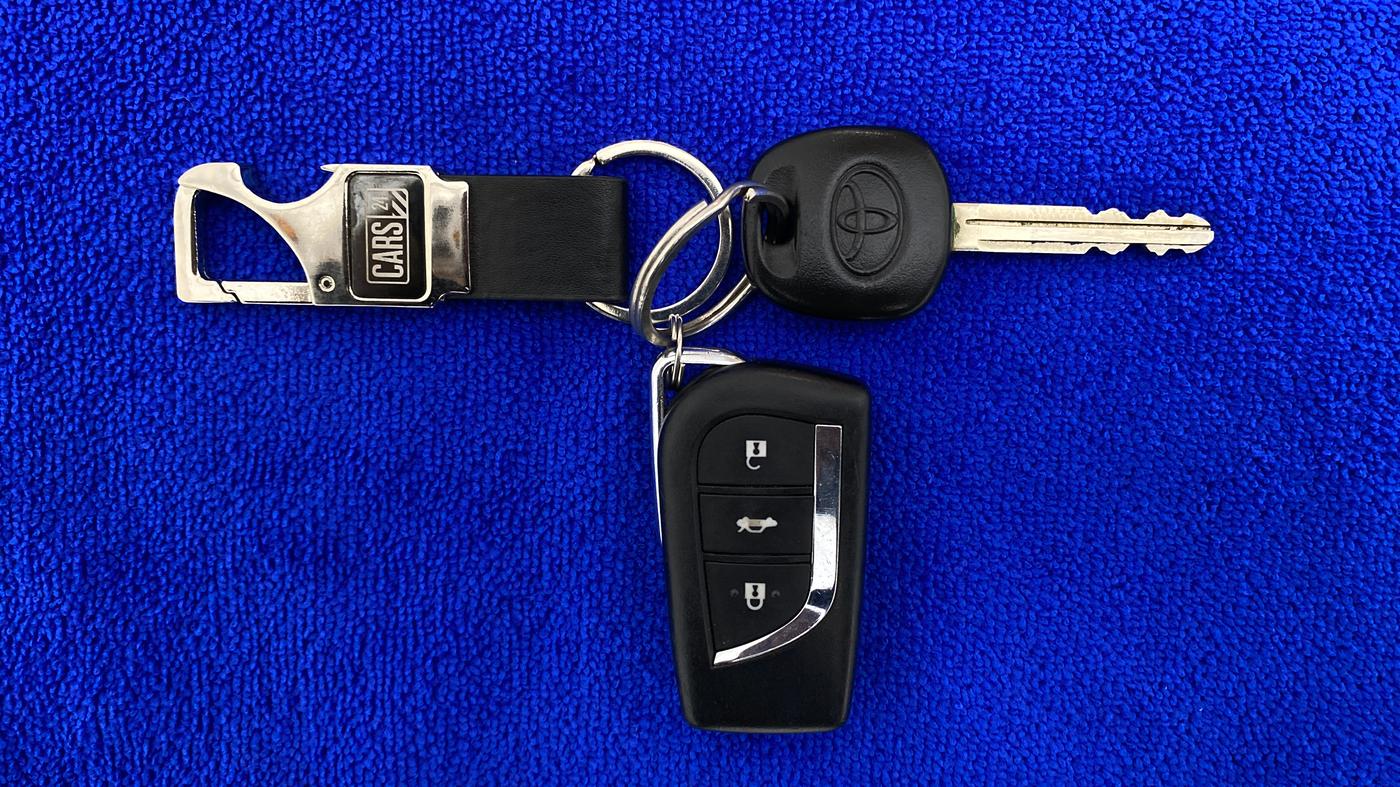 2018 Toyota YARIS J MT, Petrol, Manual, 49,147 km, Key Close Up