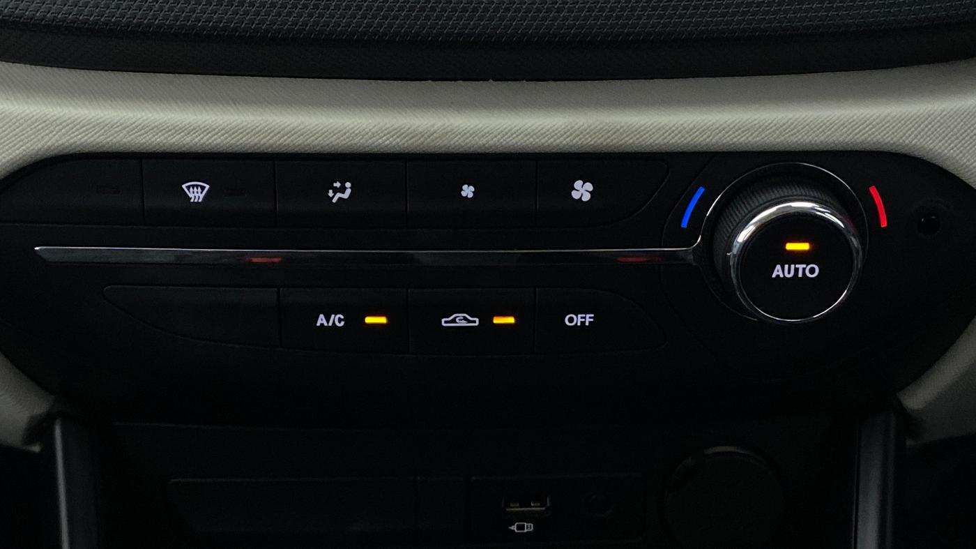 2021 Tata ALTROZ XT 1.2, Petrol, Manual, 6,013 km, Automatic Climate Control