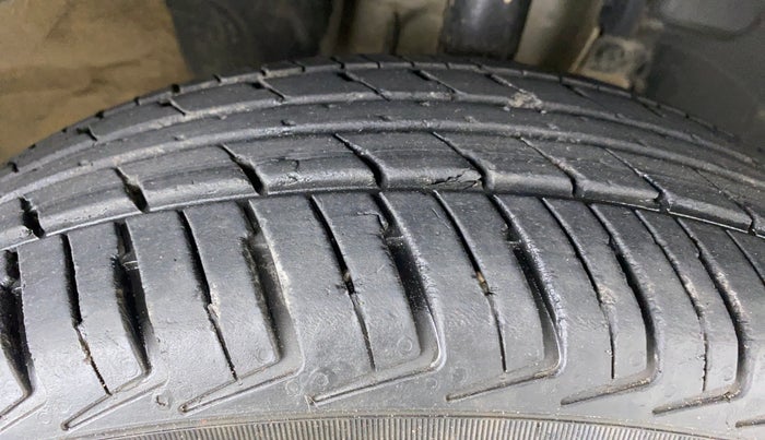 2019 Renault Kwid 1.0 RXT Opt, Petrol, Manual, 25,977 km, Right Front Tyre Tread