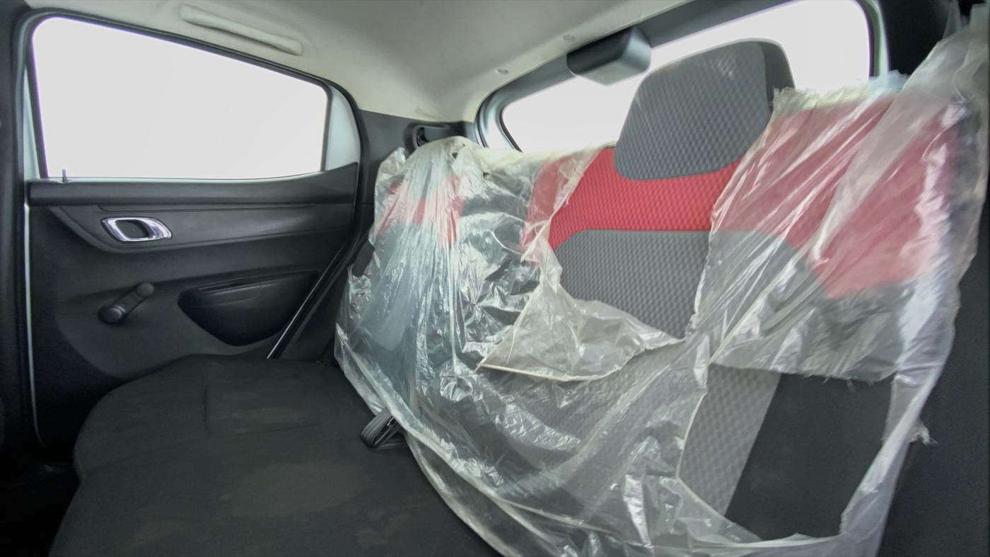 2019 Renault Kwid 1.0 RXT Opt, Petrol, Manual, 25,977 km, Right Side Rear Door Cabin