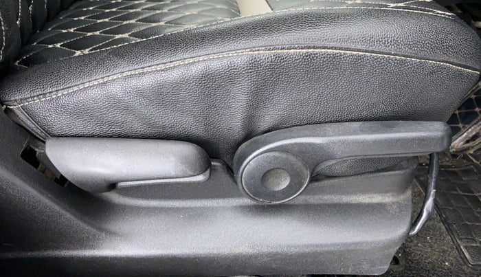 2019 Maruti Vitara Brezza ZDI, Diesel, Manual, 56,710 km, Driver Side Adjustment Panel
