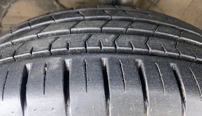 2021 Maruti Baleno ZETA PETROL 1.2, Petrol, Manual, 3,723 km, Left Front Tyre Tread