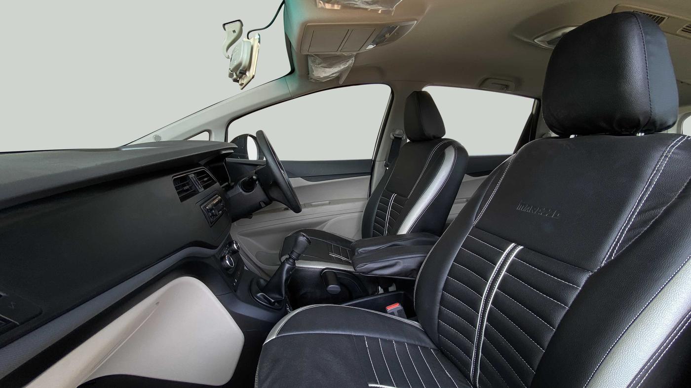 2019 Mahindra MARAZZO M2 8 STR, Diesel, Manual, 7,272 km, Right Side Front Door Cabin