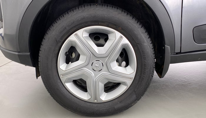 2021 Tata NEXON XMA SUNROOF 1.2 RTN, Petrol, Automatic, 8,956 km, Left Front Wheel